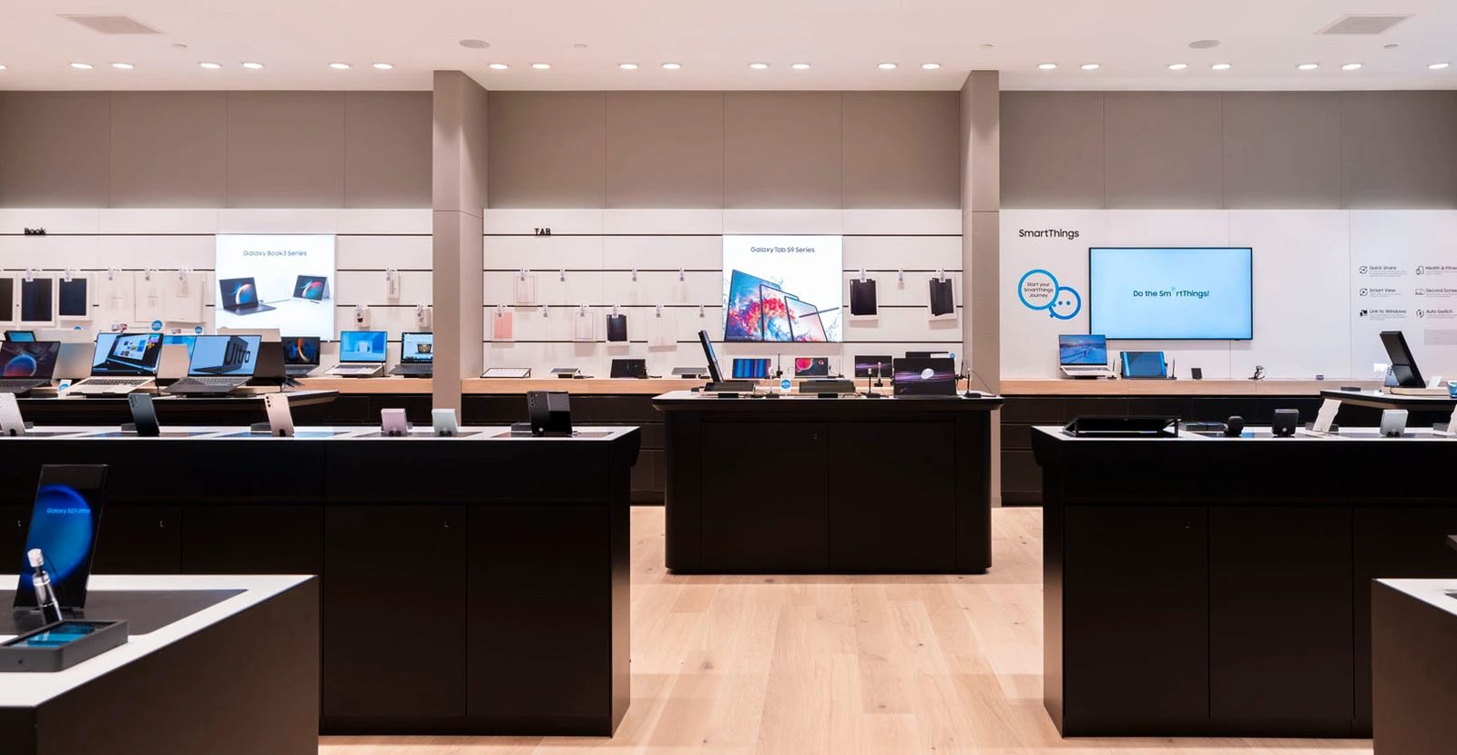 Samsung Retail Operations